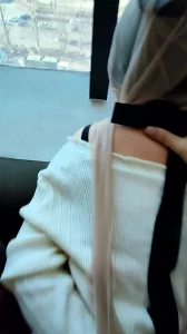 窗边操丝袜人妻姐姐 等着她老公上班路过