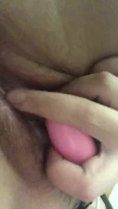 骚逼在家发骚自慰 4
